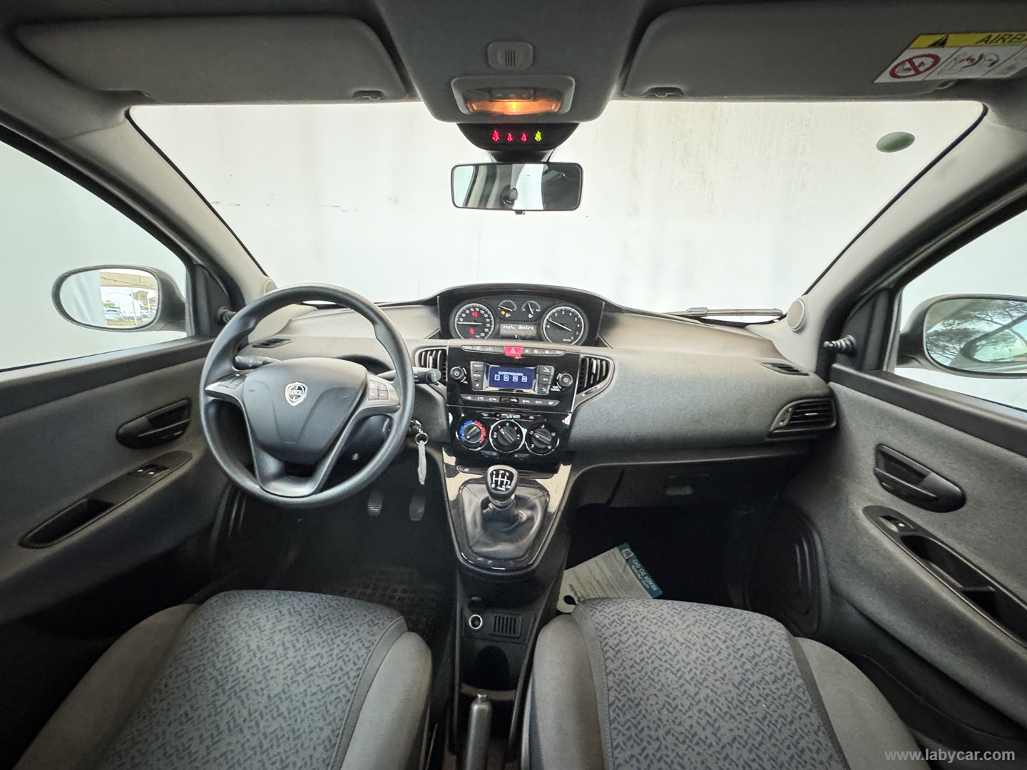 Ypsilon 1.0 FireFly 5p.S&S Hybrid Silver - immagine 10