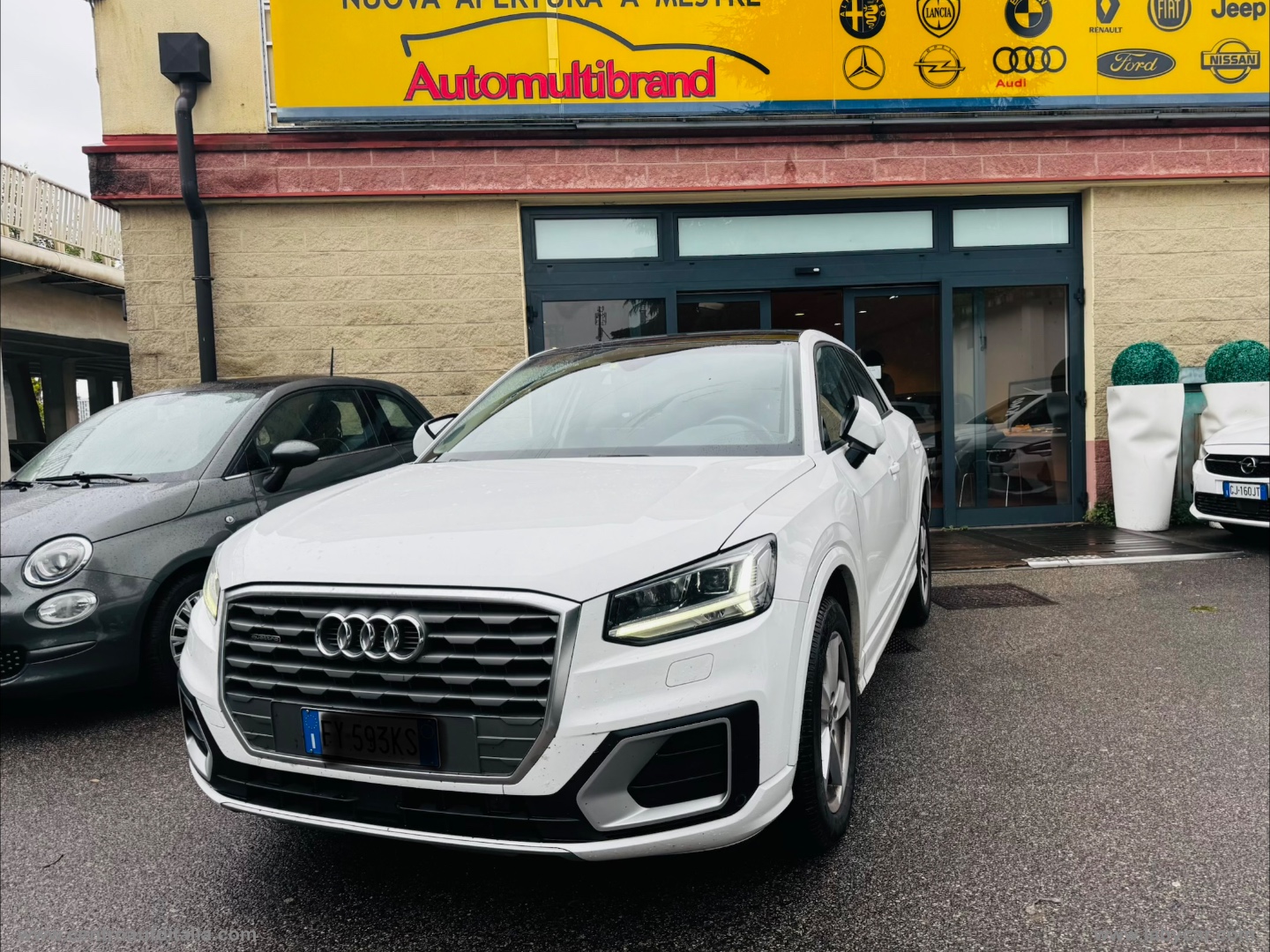 Q2 35 TDI S tronic Identity Black - immagine 10