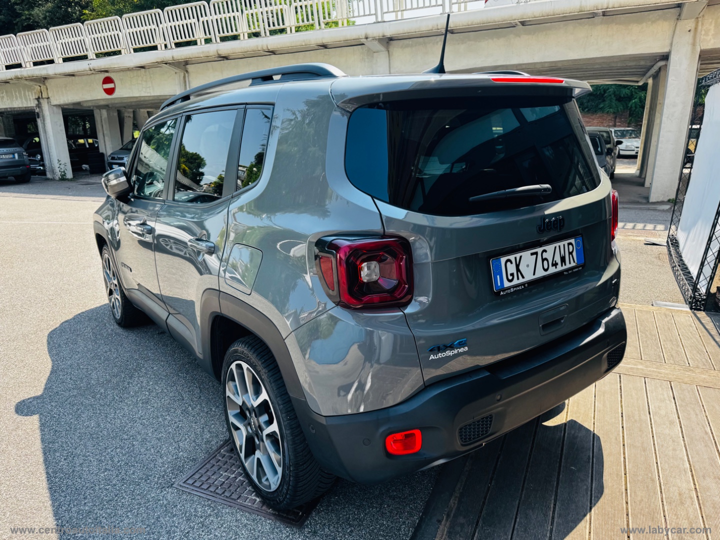 Renegade 1.3 T4 PHEV 4xe Trailhawk - immagine 10
