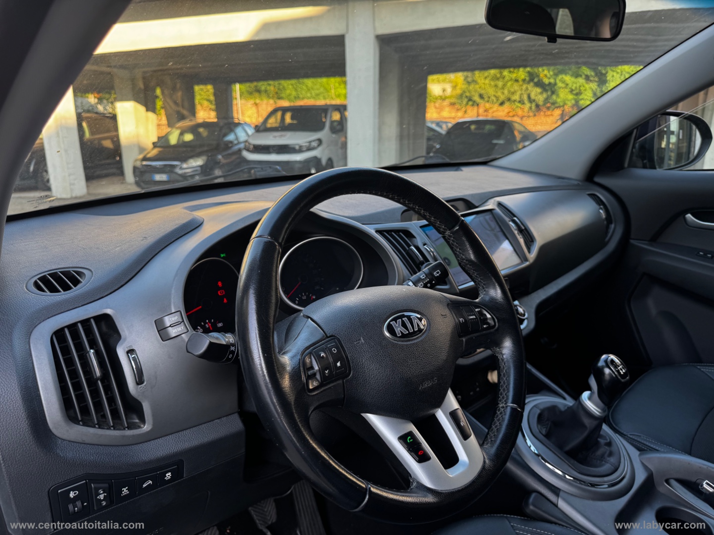 Sportage 2.0 CRDI AWD Pure Rebel - immagine 10