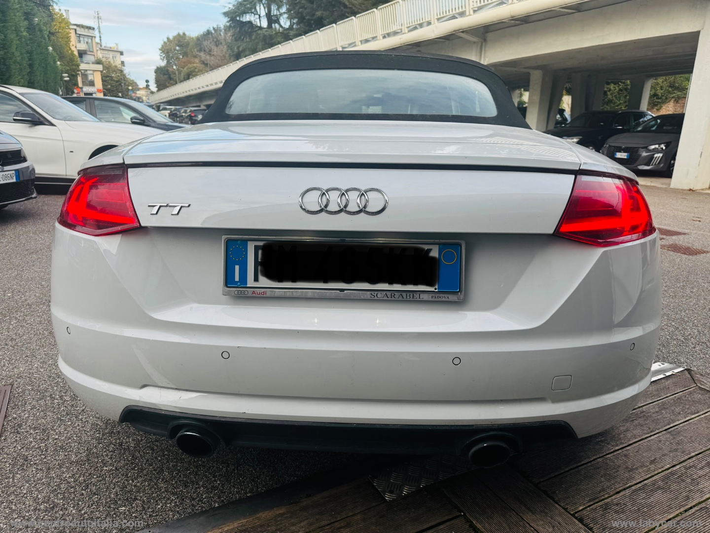 TT Roadster 2.0 TDI quattro S tr. S line - immagine 10