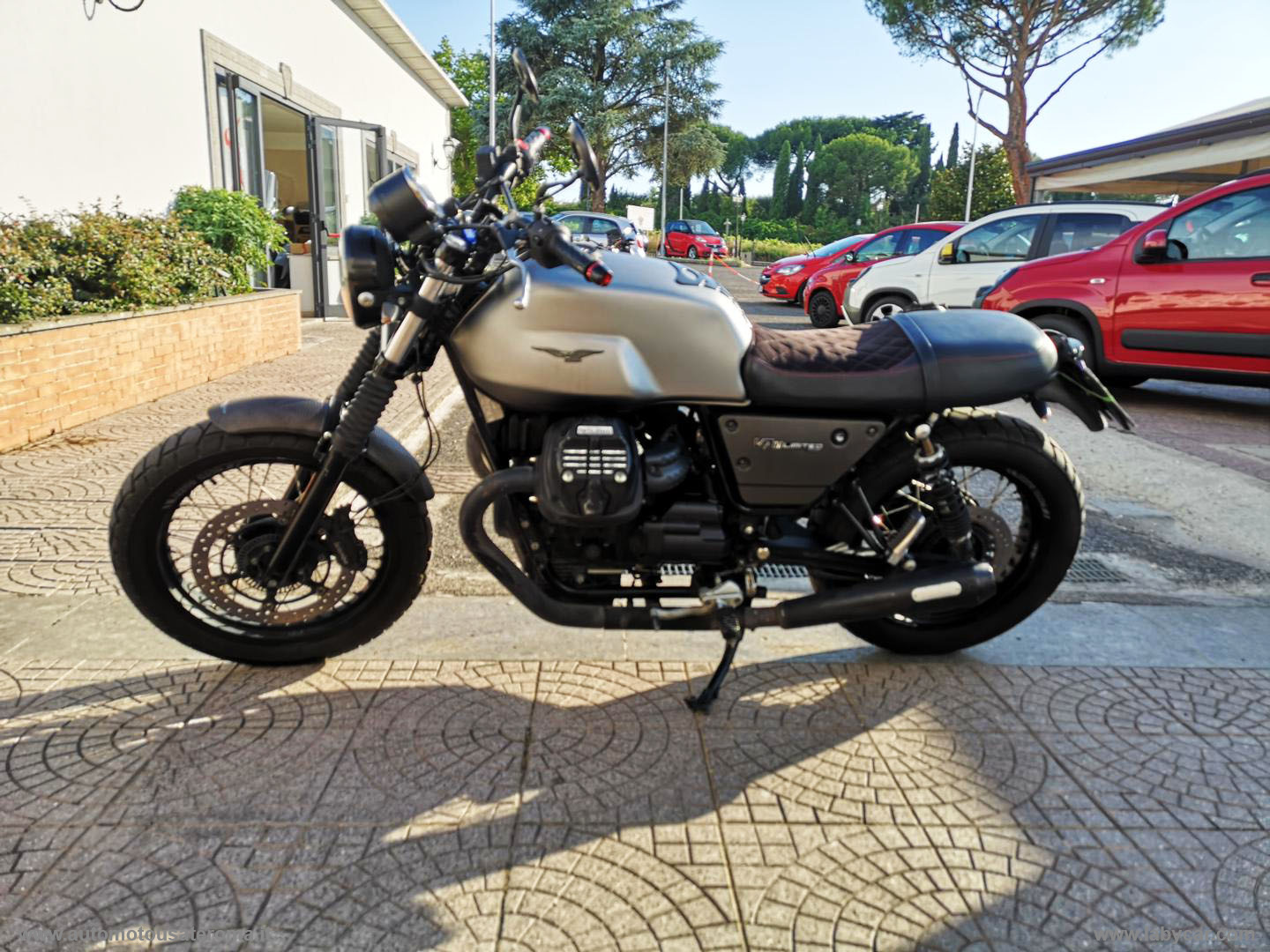 V7 III LIMITED RATE AUTO MOTO SCOOTER - immagine 10