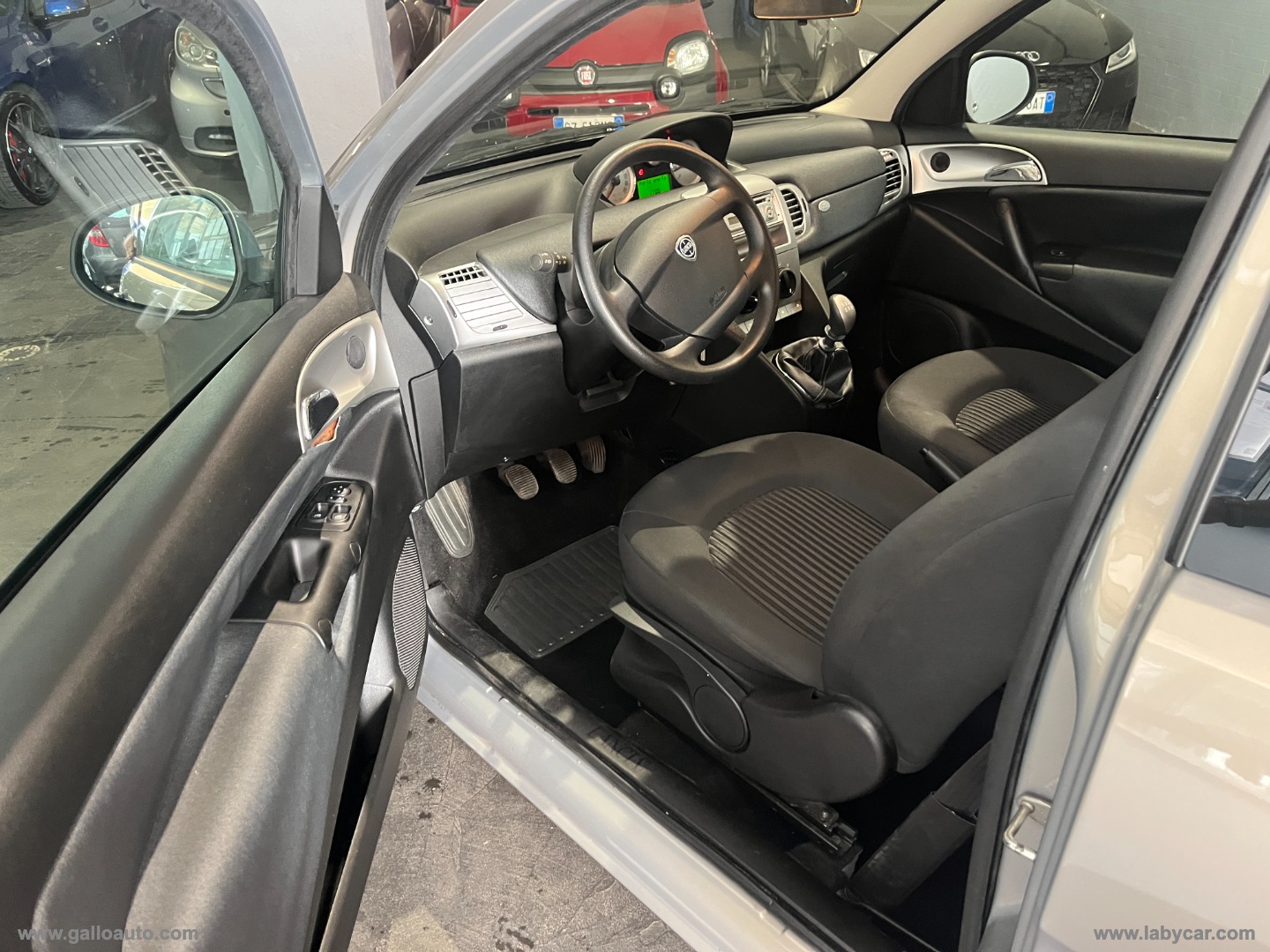 Ypsilon 1.2 69 CV Diva - immagine 10
