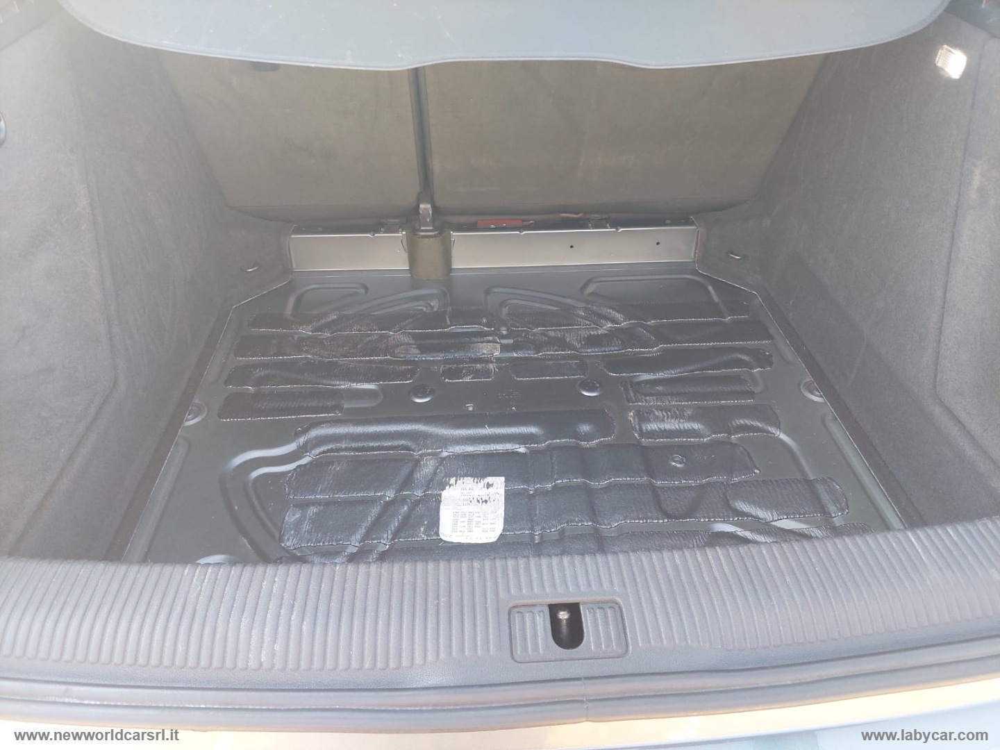 Q3 2.0 TDI 150CV Business - immagine 10