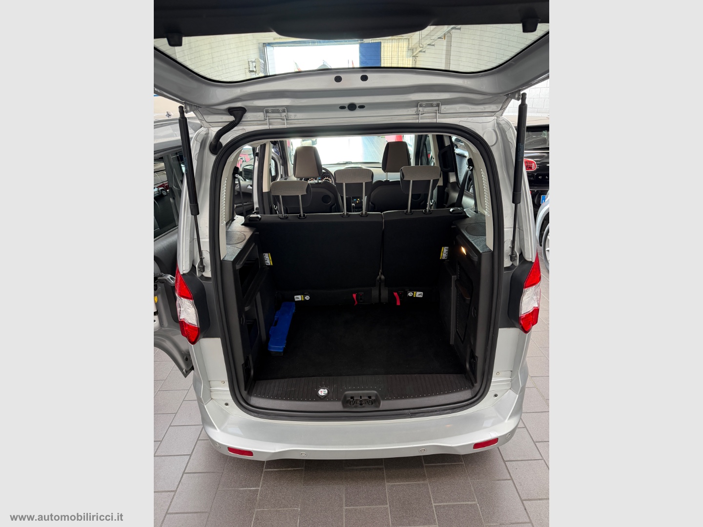 Tourneo Courier 1.0 EcoBoost 100 CV TITANIUM - immagine 10