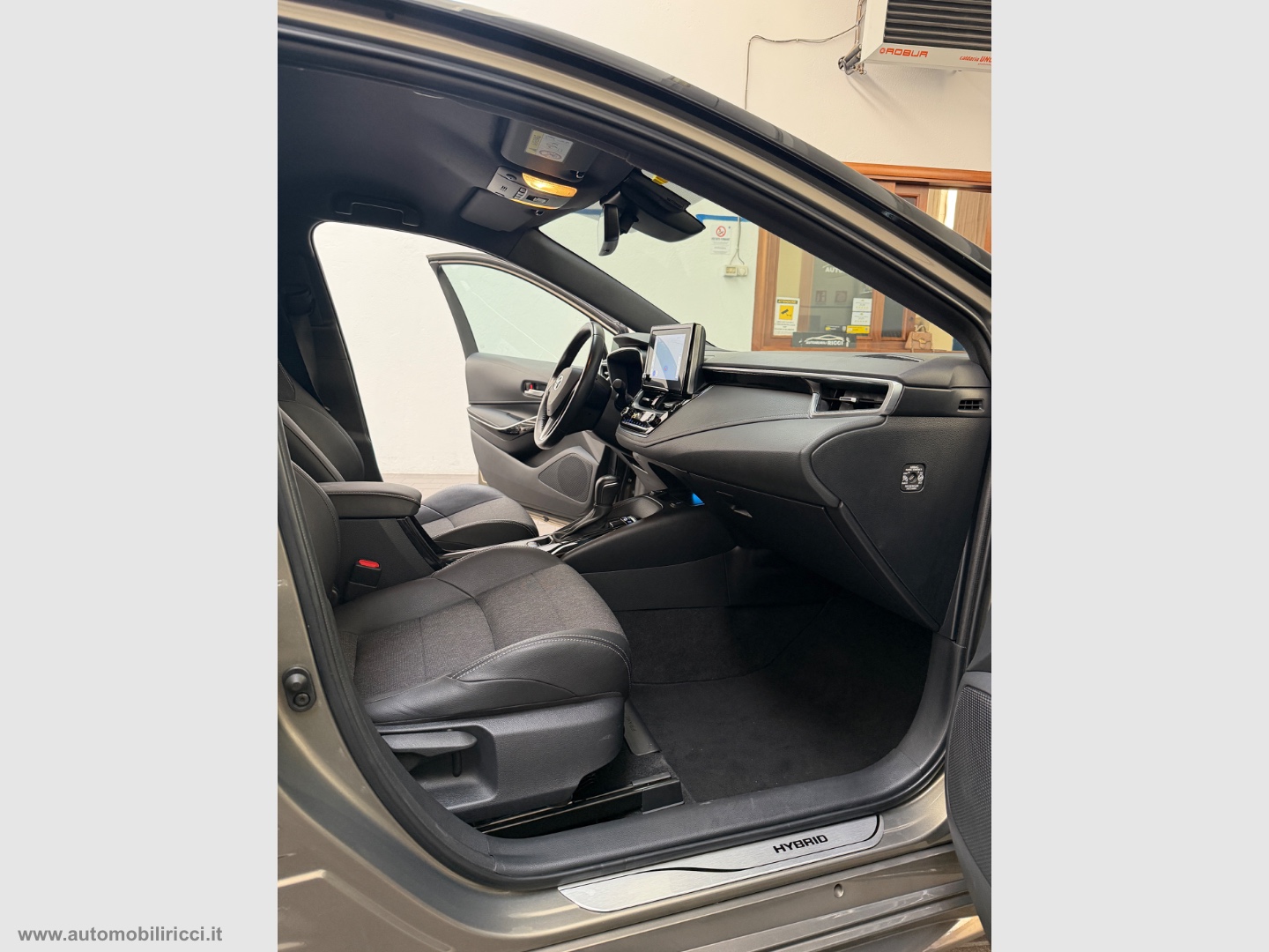 Corolla 1.8 Hybrid Style - immagine 10