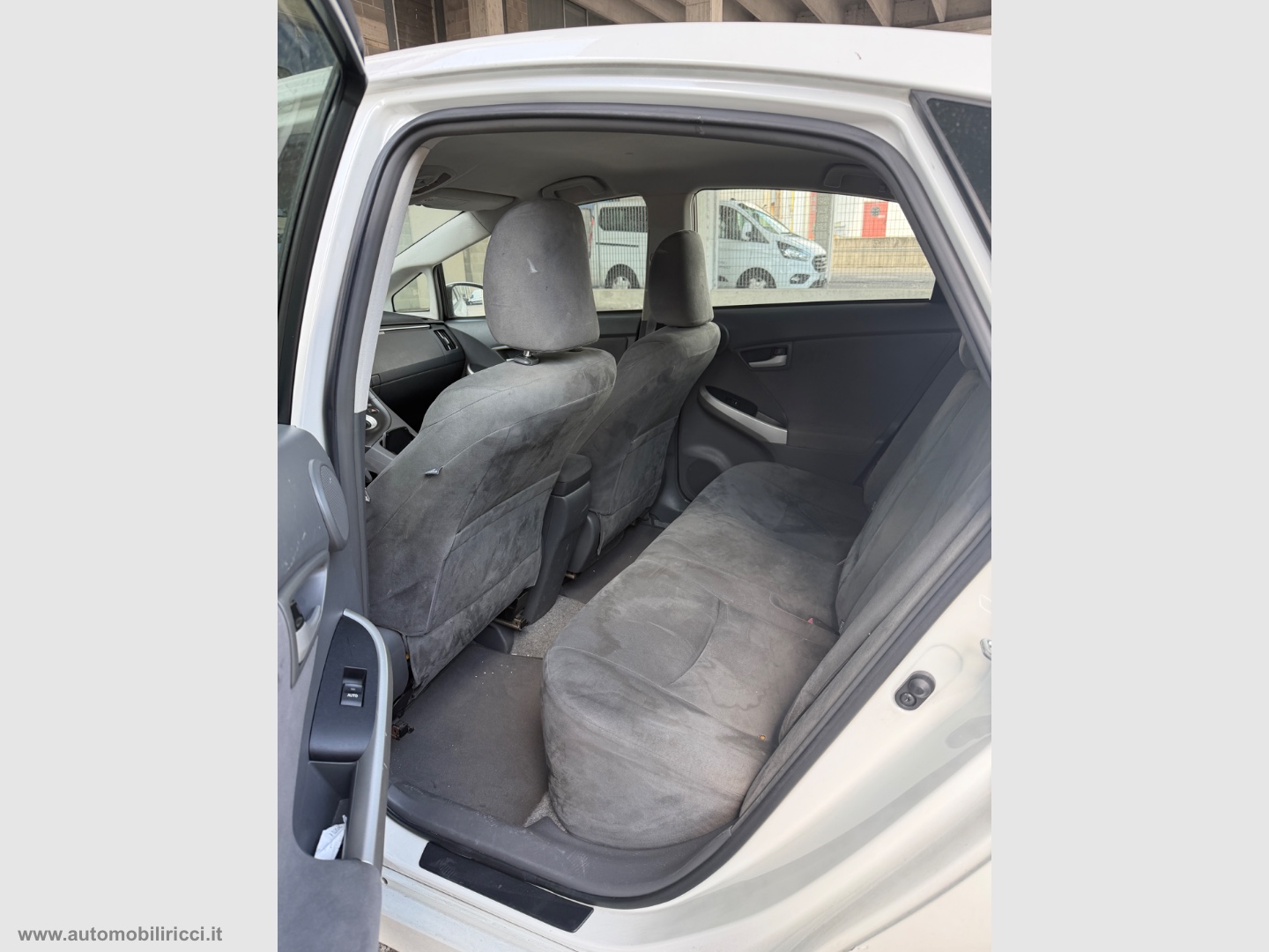 Prius 1.8 Active - immagine 10