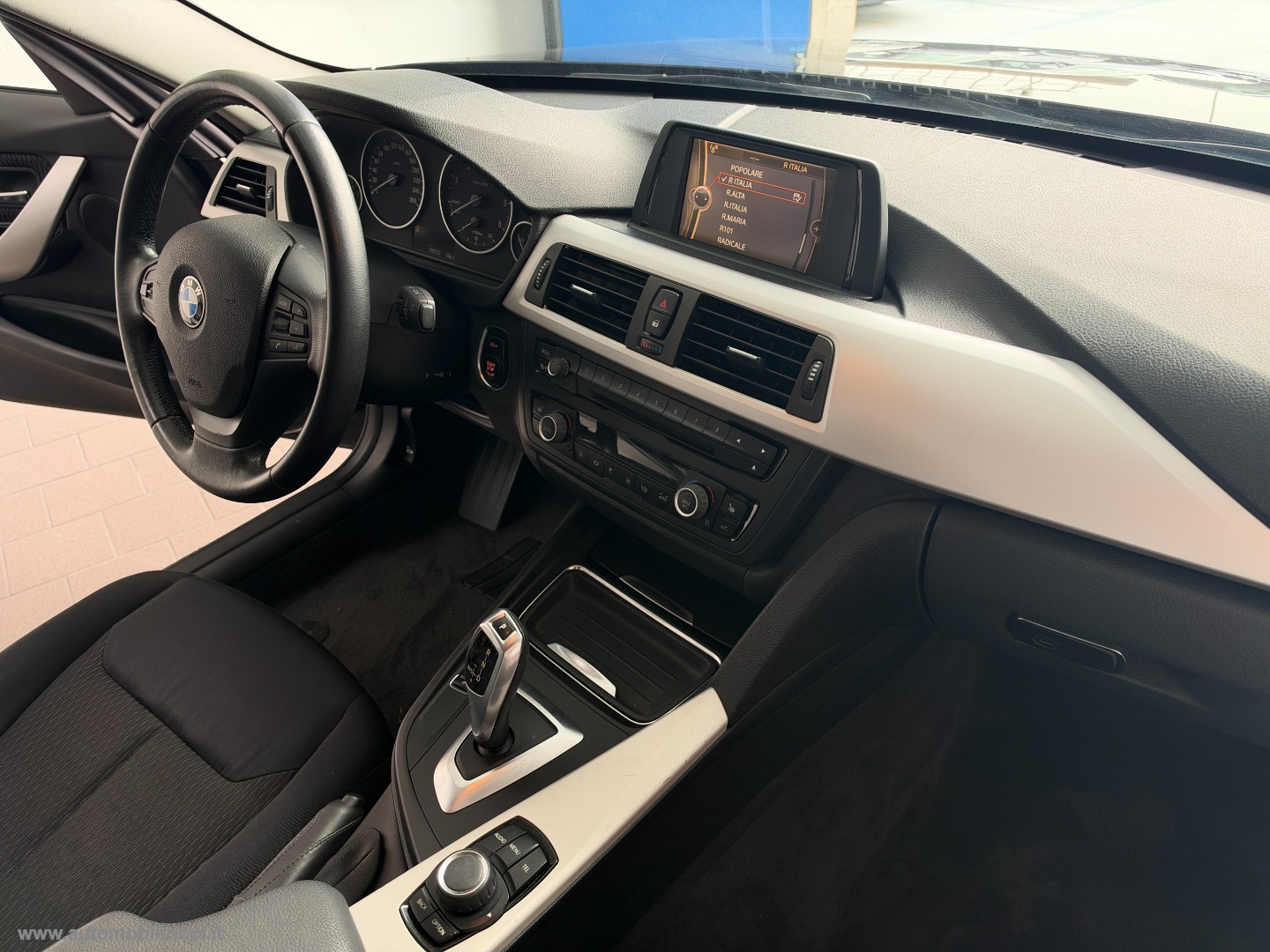 316d Touring Business aut. - immagine 10