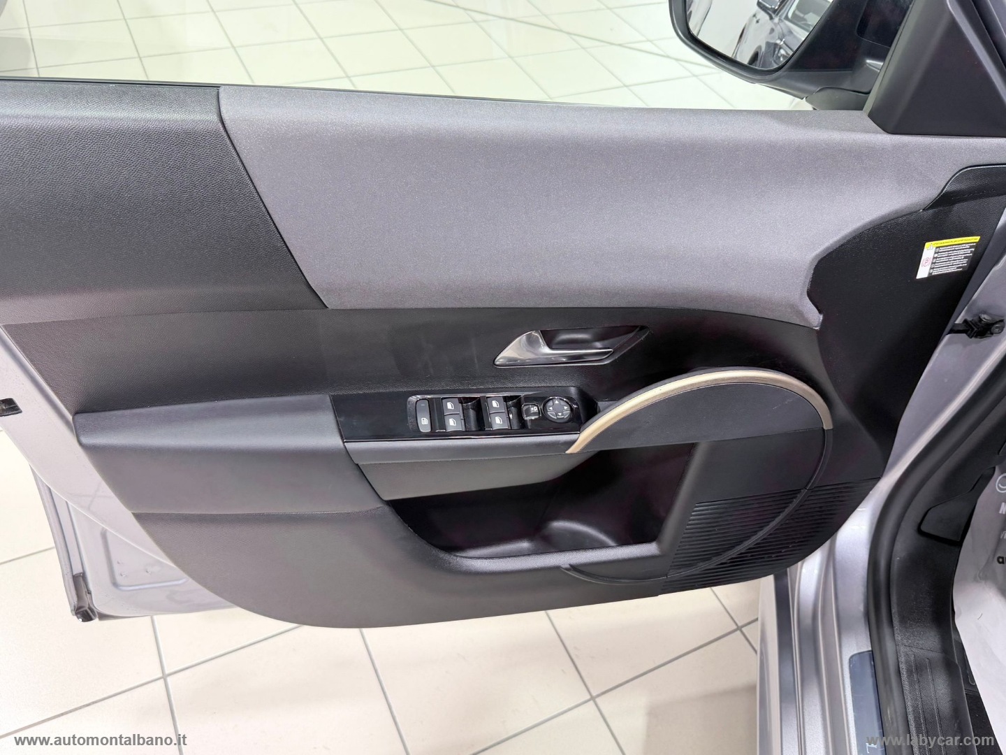Ypsilon Hybrid e-DCT LX - immagine 10