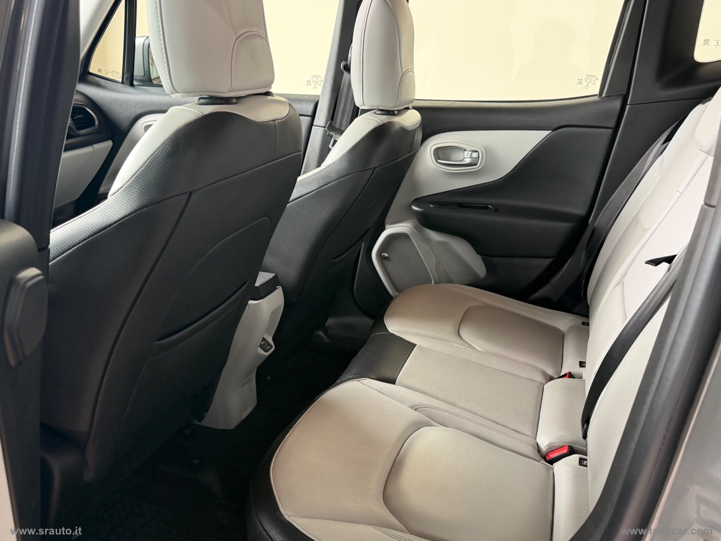 Renegade 2.0 Mjt 140 CV 4WD AD.L.Limited - immagine 10