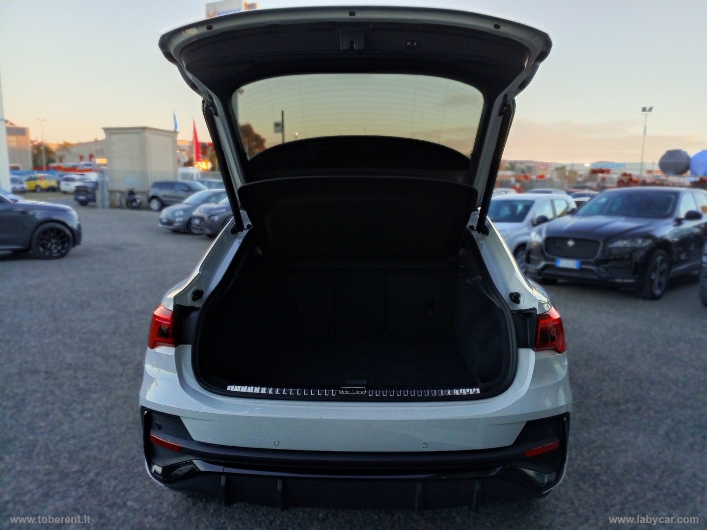 Q3 SPB 35 TDI S tronic Identity Black - immagine 10