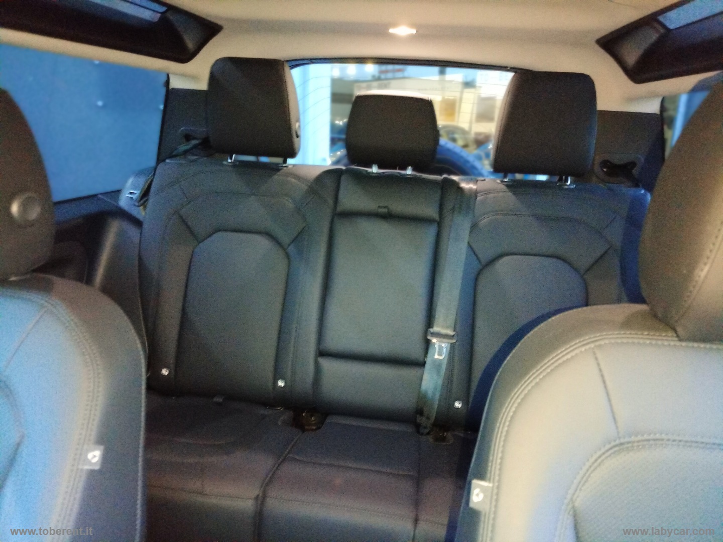 Defender 110 3.0D I6 250 CV X-Dynamic SE - immagine 10