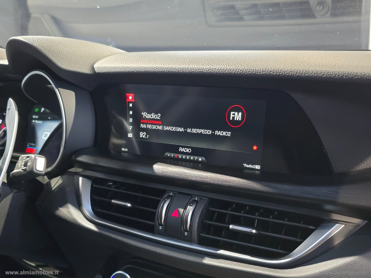 Stelvio 2.2 T.diesel 180CV AT8 RWD Exec. - immagine 10