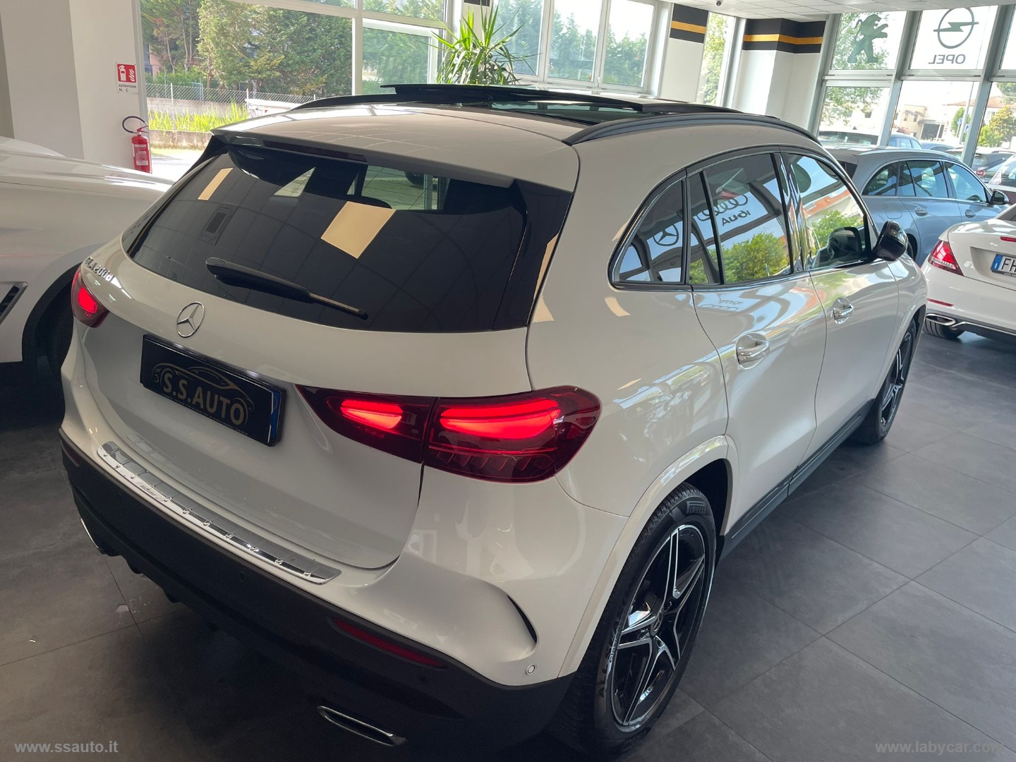 GLA 200 d Automatic AMG Line Adv.Plus TETTO PANORAMICO - immagine 10
