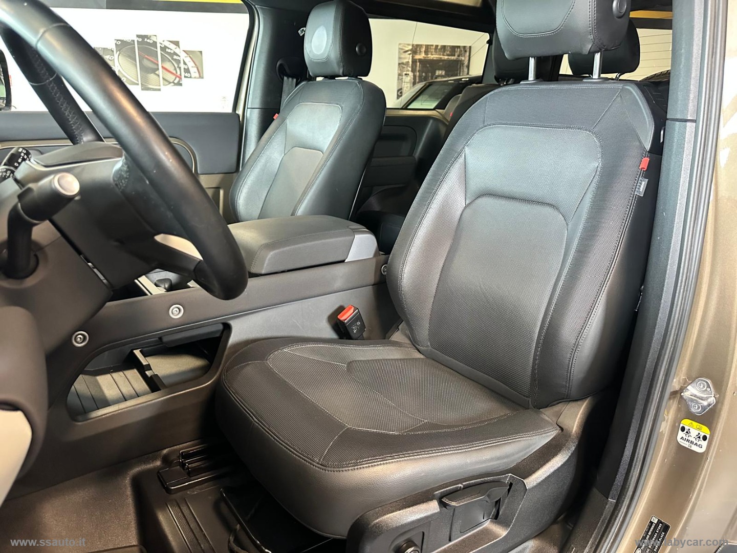 Defender 90 3.0D I6 200 CV X-Dynamic HSE SUPER PROMO!! - immagine 10