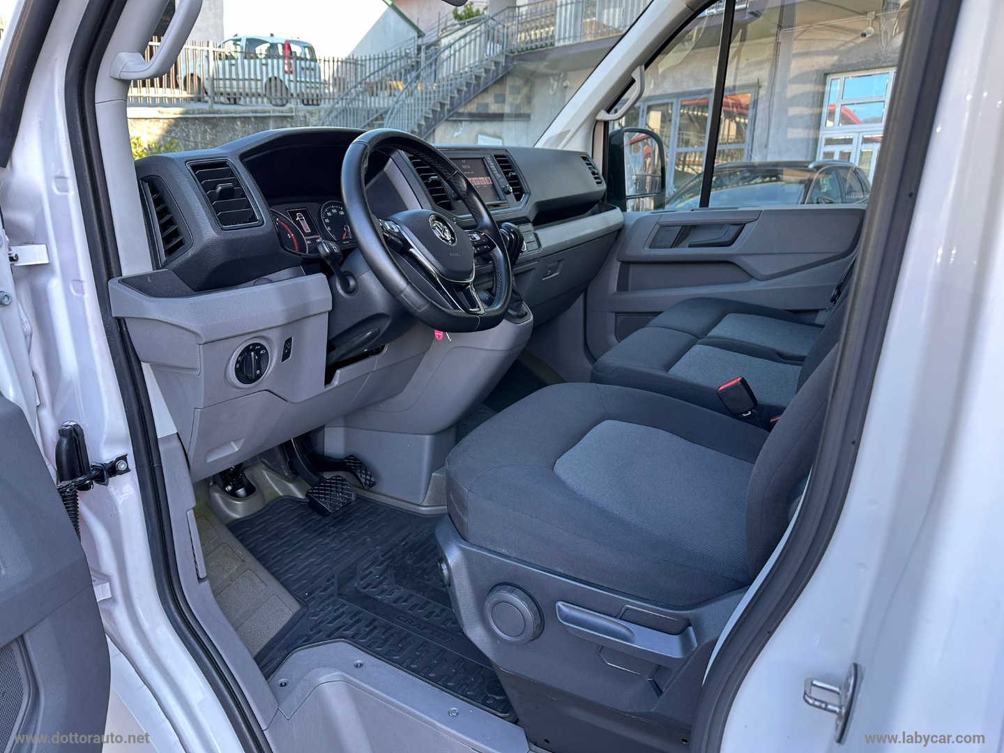 Crafter 35 2.0BiTDI177 aut.PM Cab. - immagine 10