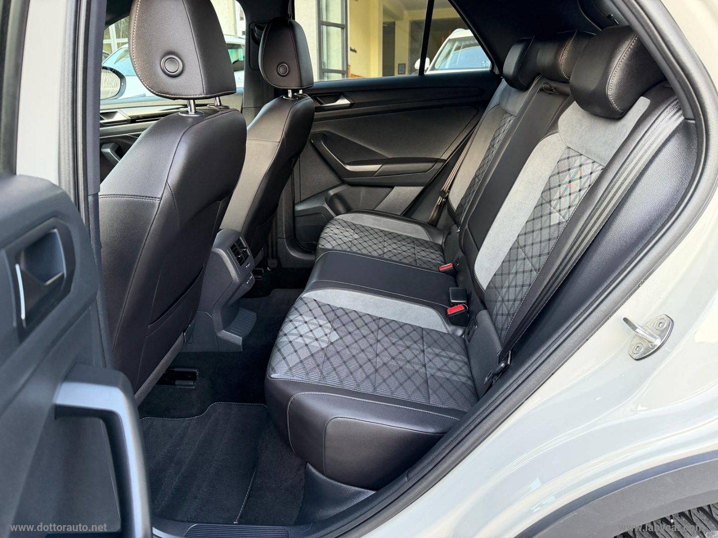 T-Roc 2.0 TDI SCR R-Line - immagine 10