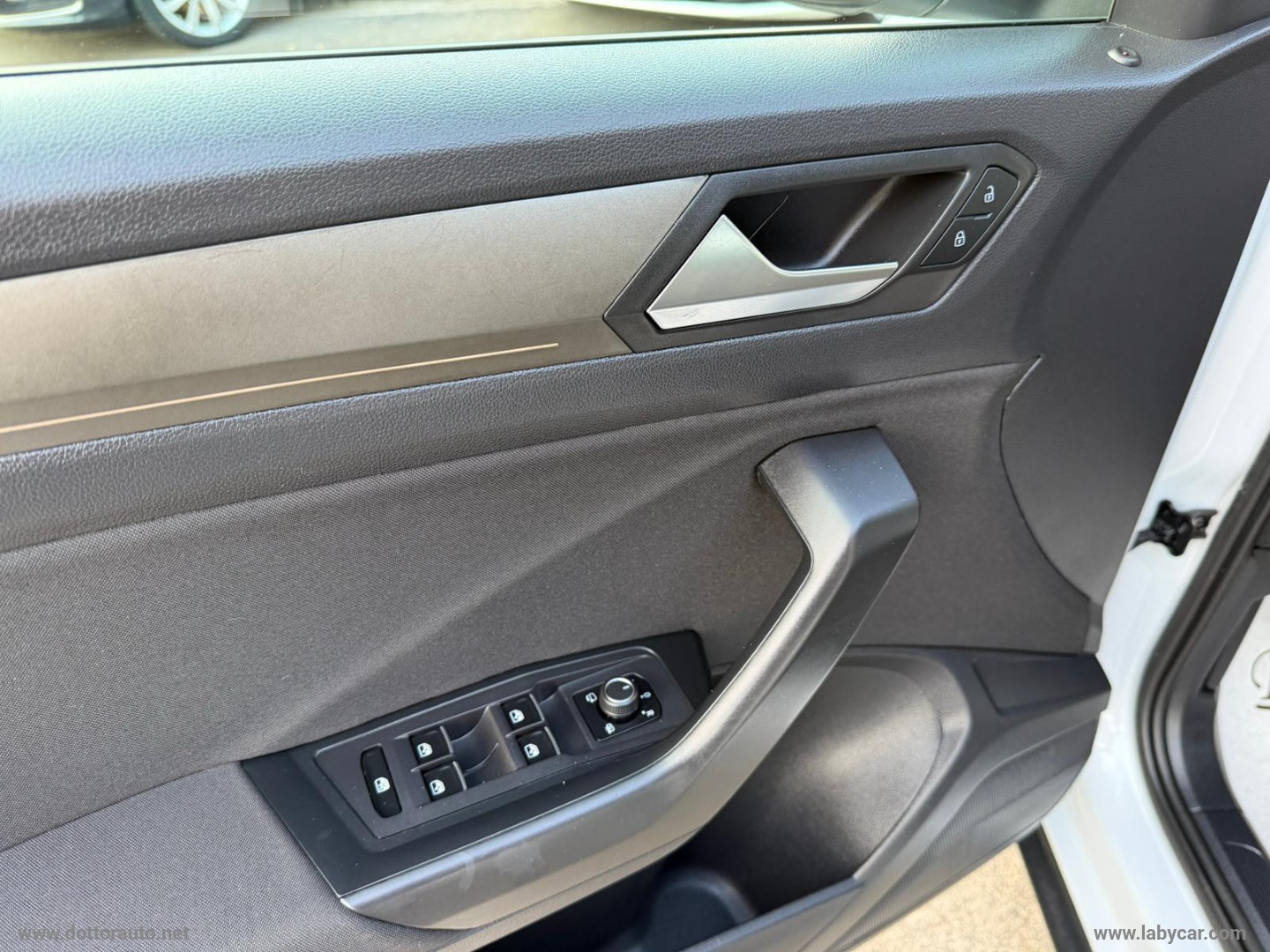 T-Roc 1.6 TDI SCR Advanced BlueMot.Tech. - immagine 10