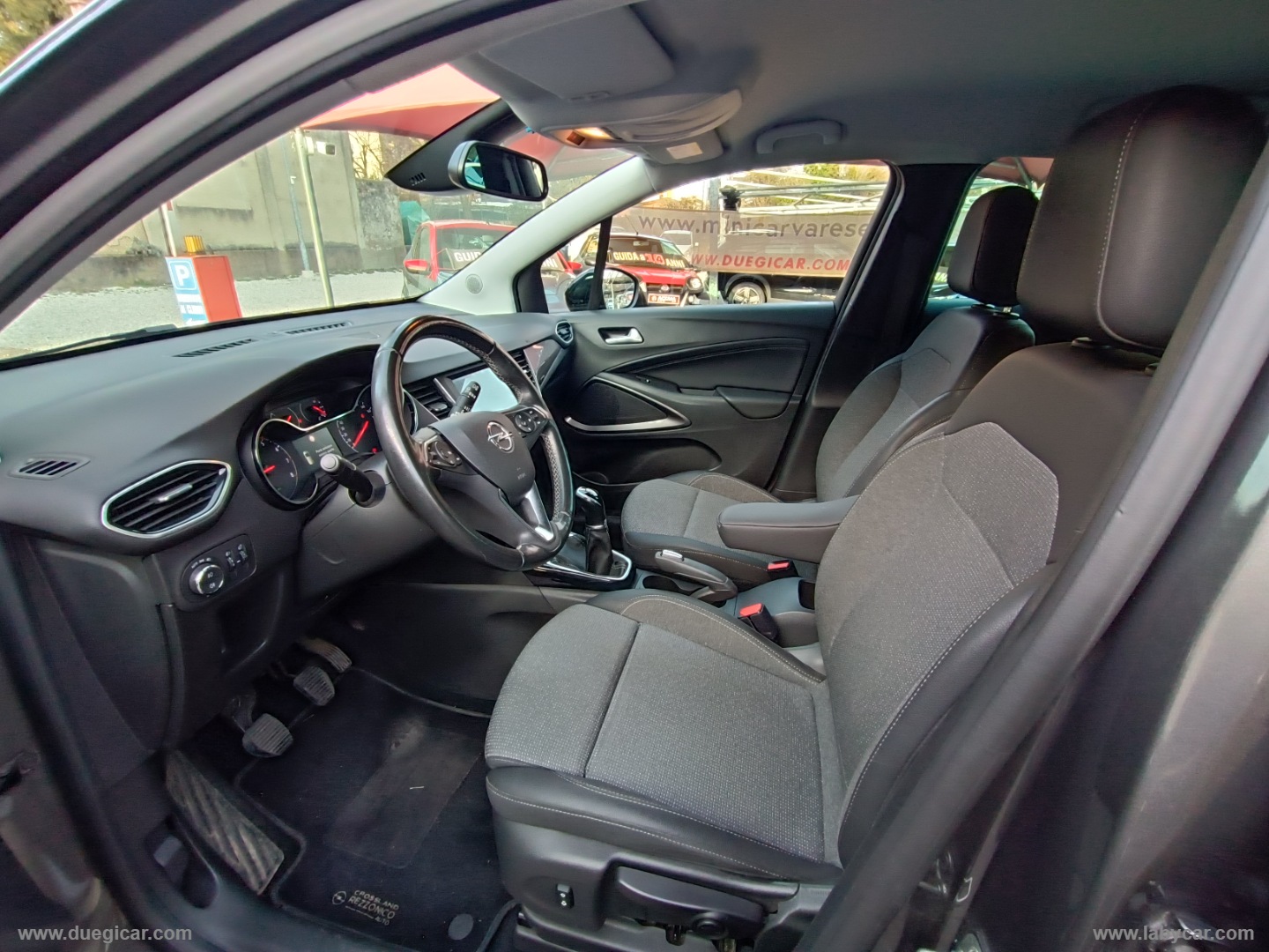 Crossland 1.2 12V S&S Design & Tech - immagine 10