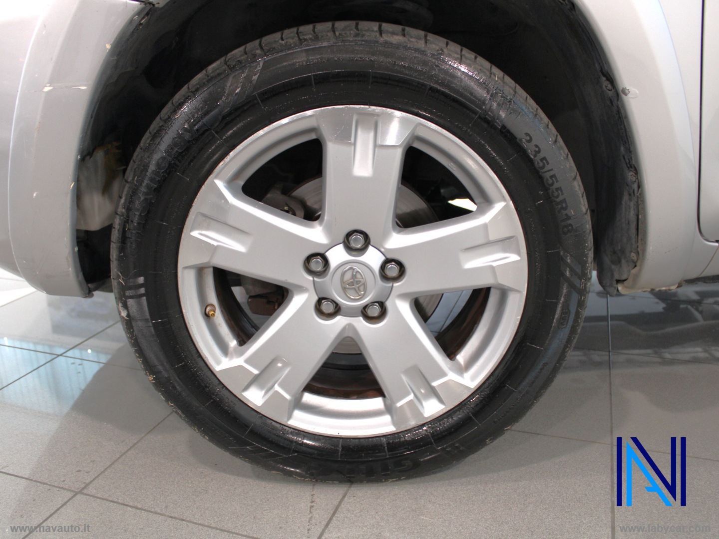 RAV4 2.2 D-4D 177 CV Luxury - immagine 10