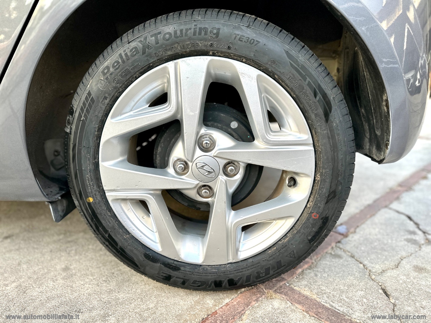 i10 1.0 MPI Tech 26.000 KM - immagine 10