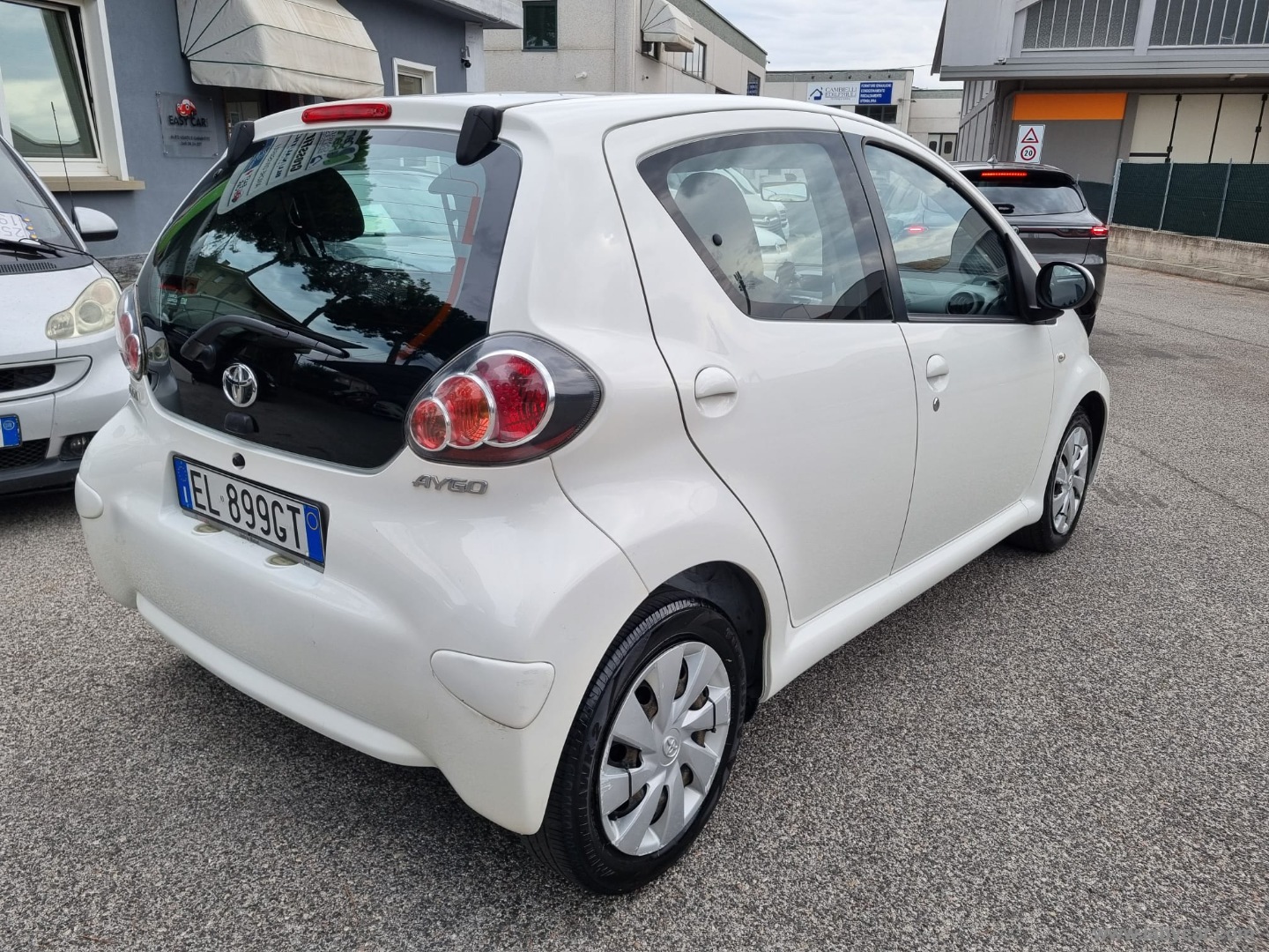 Aygo 1.0 12V VVT-i 5p. Lounge MMT - immagine 10