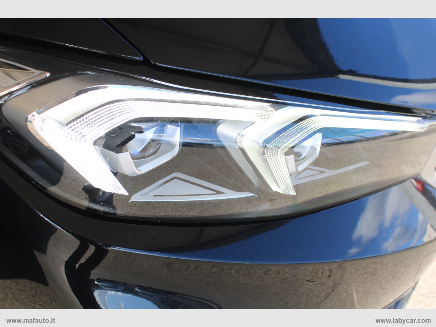 320d 48V xDrive Touring - immagine 11
