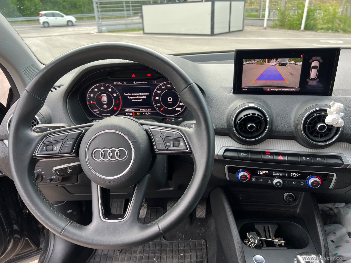 Q2 30 TFSI Business Advanced - immagine 11