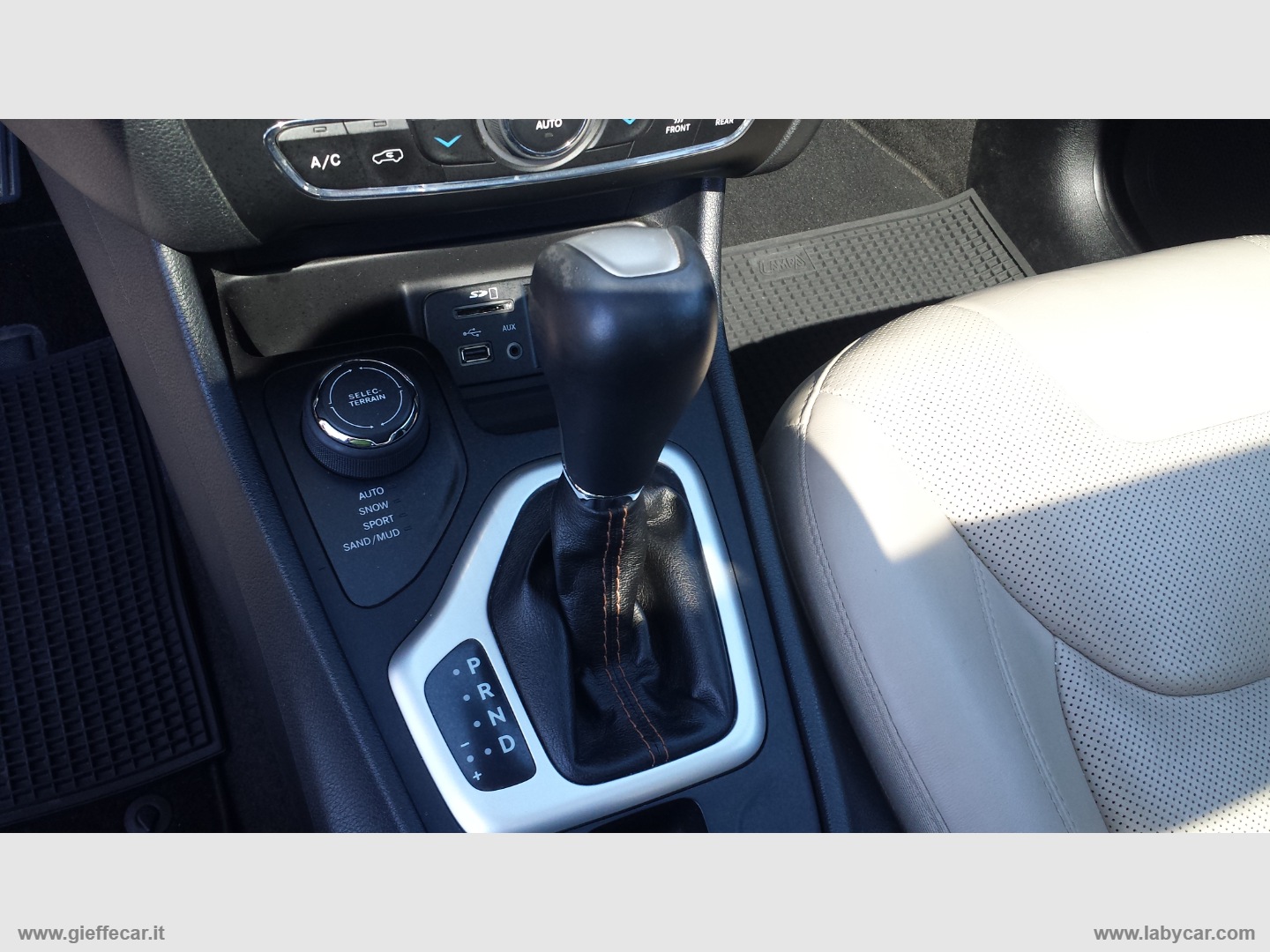 Cherokee 2.2 M-JET II 4WD Limited - immagine 11