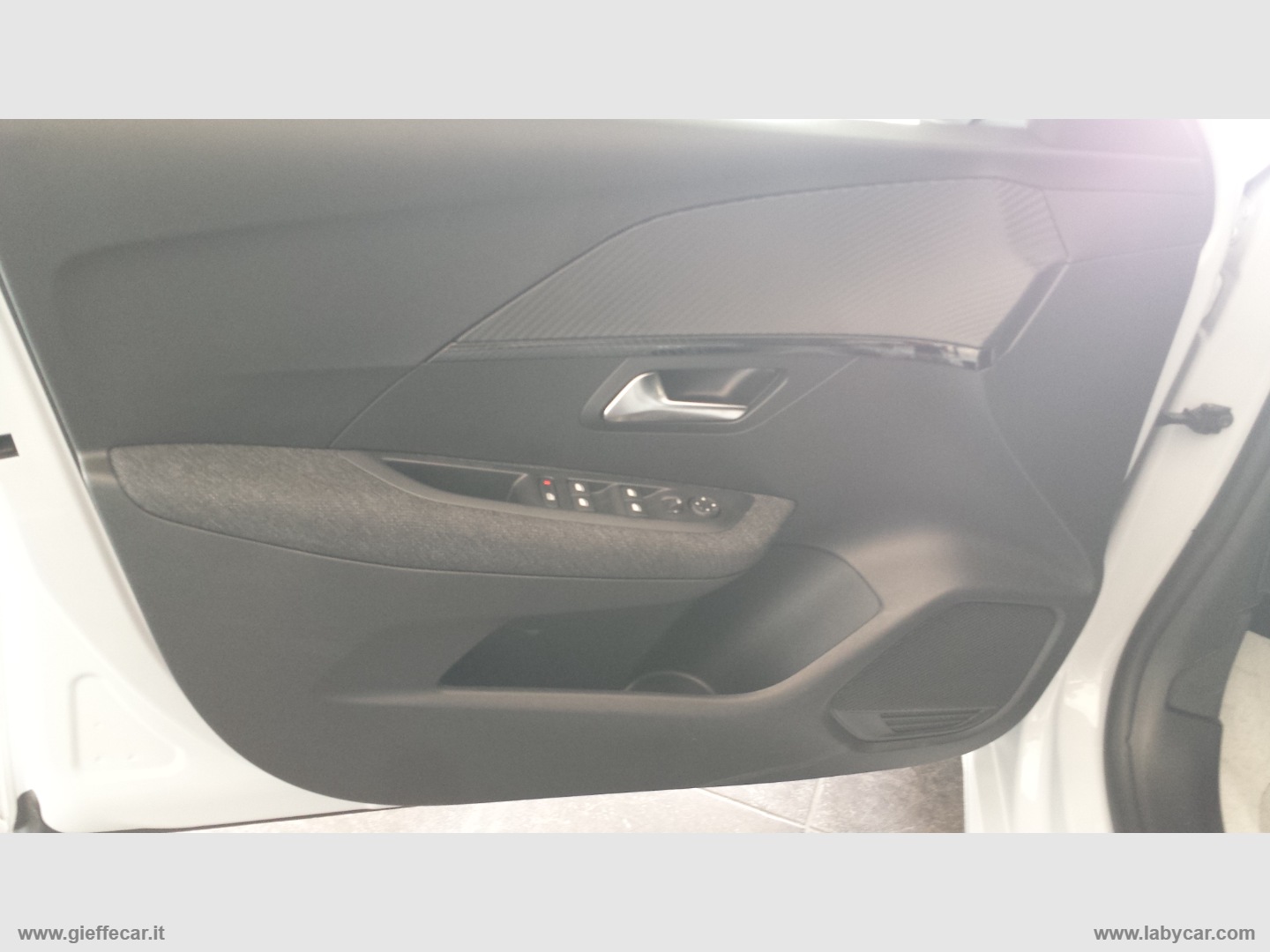 208 Turbo 100 CV 5p. Style - immagine 11