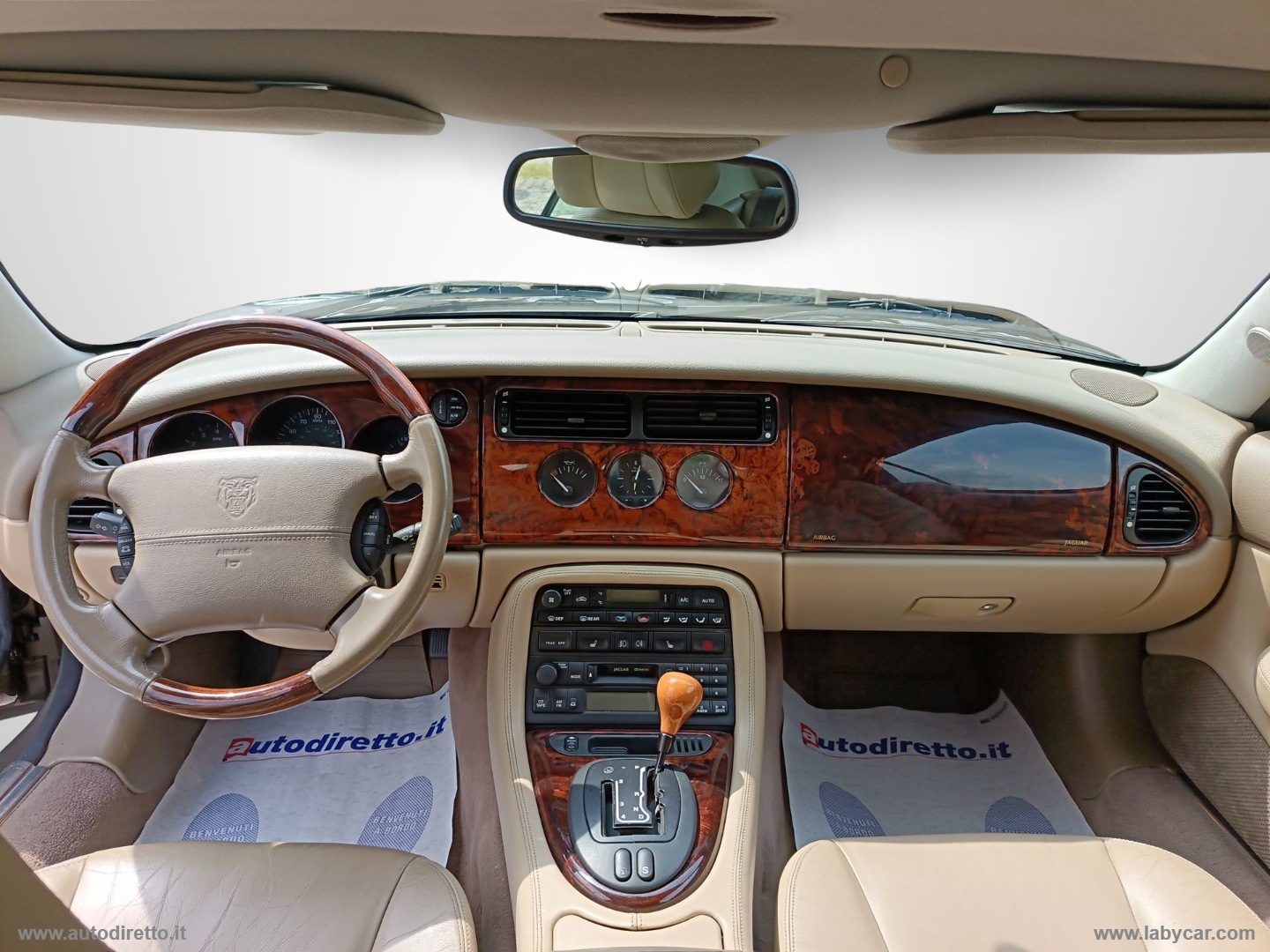 XK8 4.0 Convertibile - immagine 11