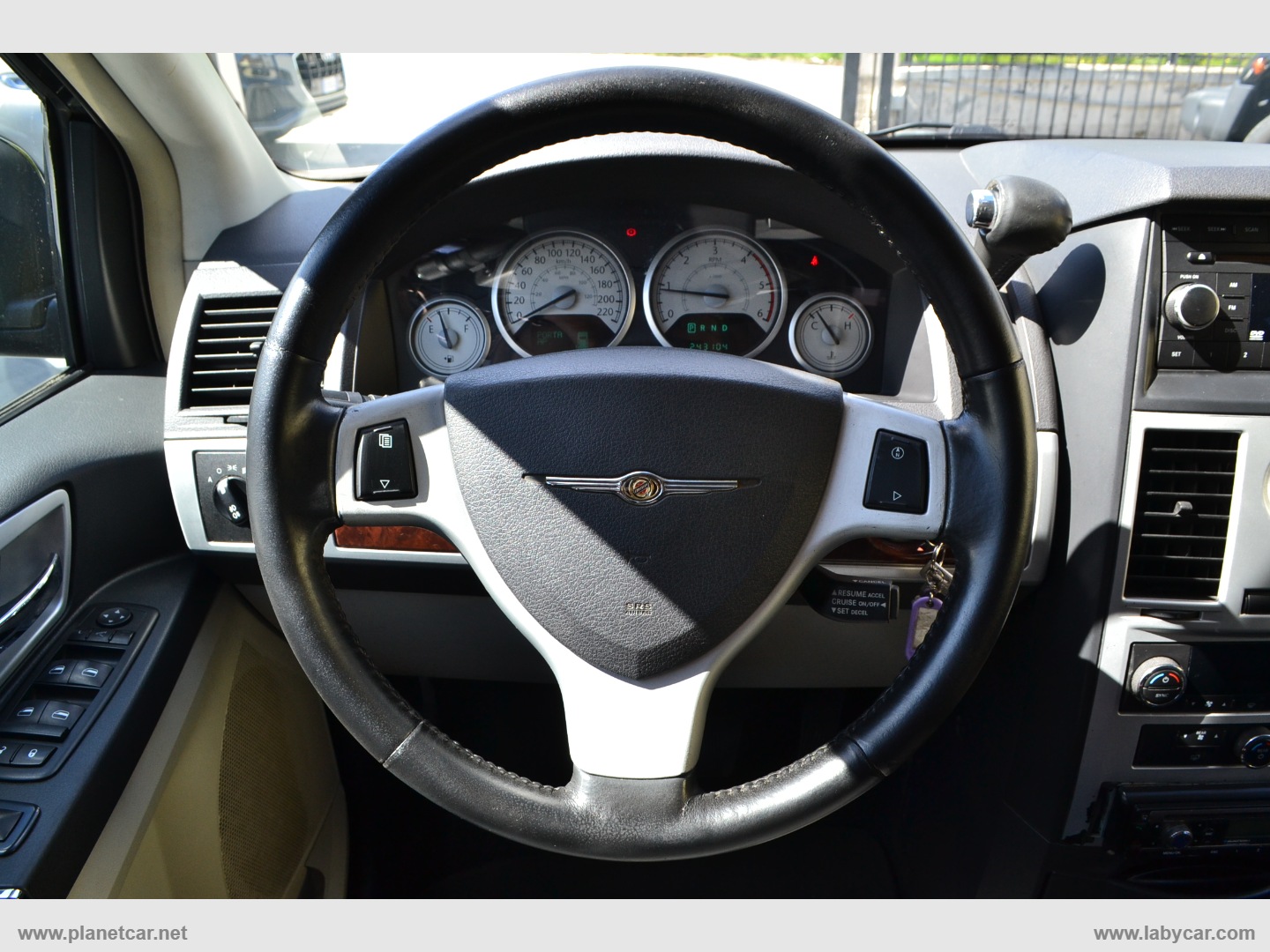 Grand Voyager 2.8 CRD DPF Touring - immagine 11