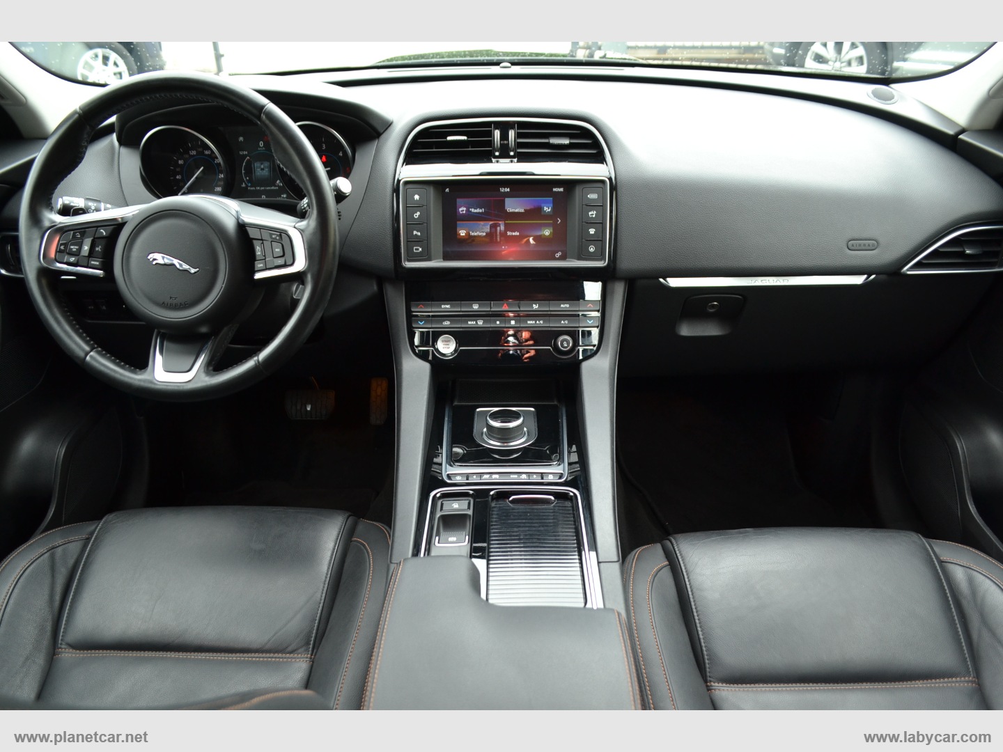 F-Pace 2.0 D 180 CV AWD aut. Prestige - immagine 11