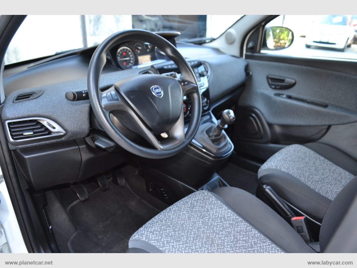 Ypsilon 1.0 FireFly 5p.S&S Hyb. Eco Gold - immagine 11