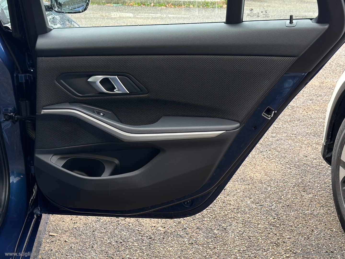 320d 48V Touring - immagine 11