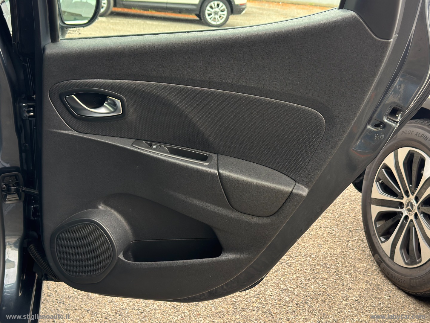 Clio dCi 8V 90CV 5p.Moschino Zen LED + TELEC POST - immagine 11