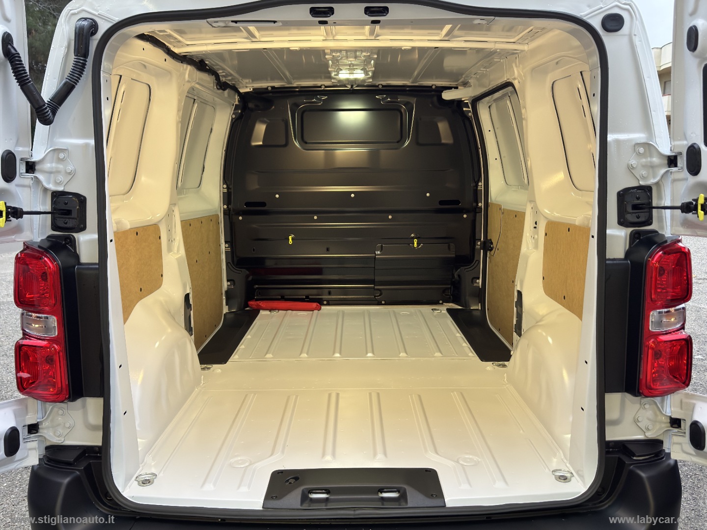 Scudo 1.5 120 S&S Furg. +IVA - immagine 11