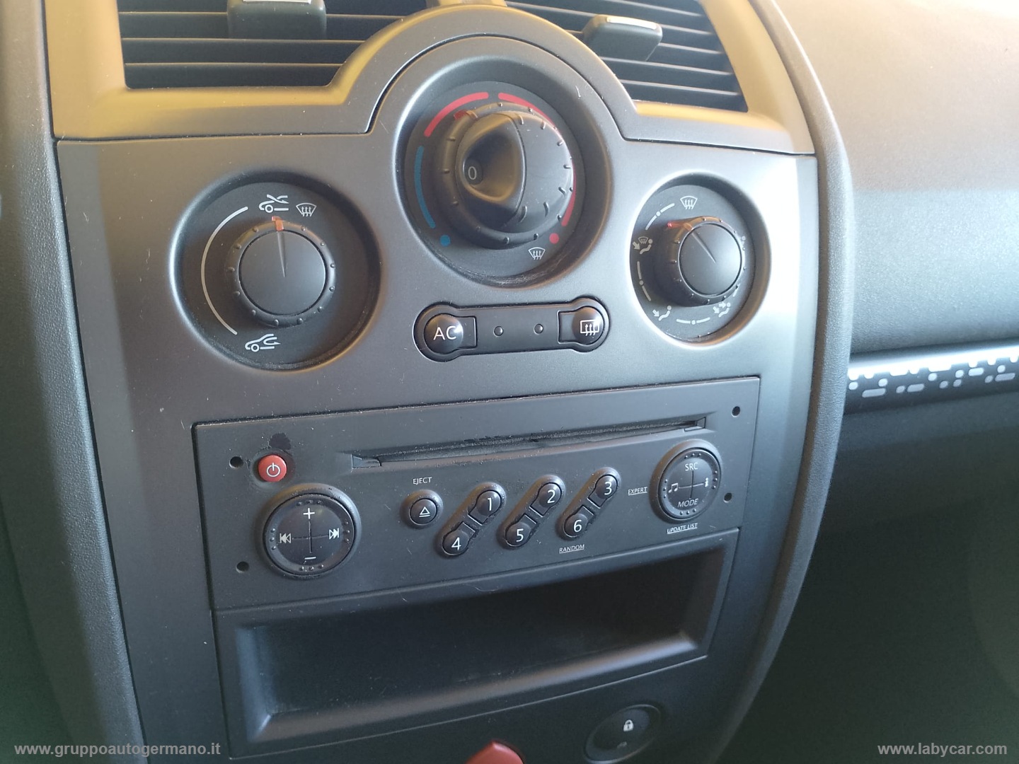 Mégane 1.5 dCi 105 CV 5p. S.S. Exception - immagine 11