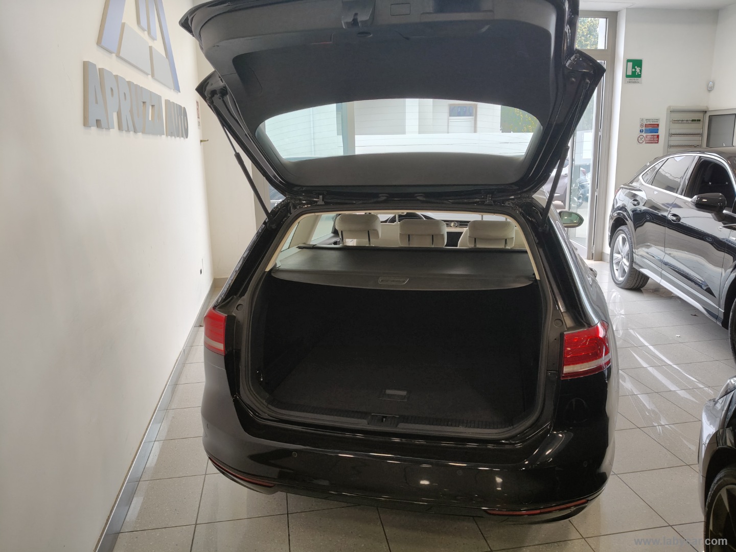 Passat Variant 2.0 TDI DSG Business BMT - immagine 11