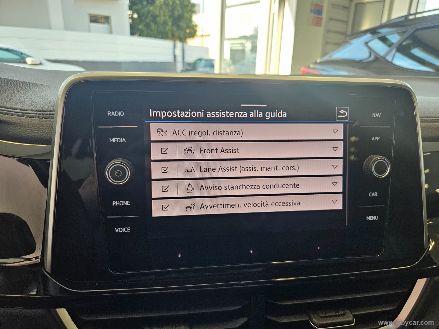 T-Roc 2.0 TDI SCR 150 CV DSG R-Line Plus - immagine 11