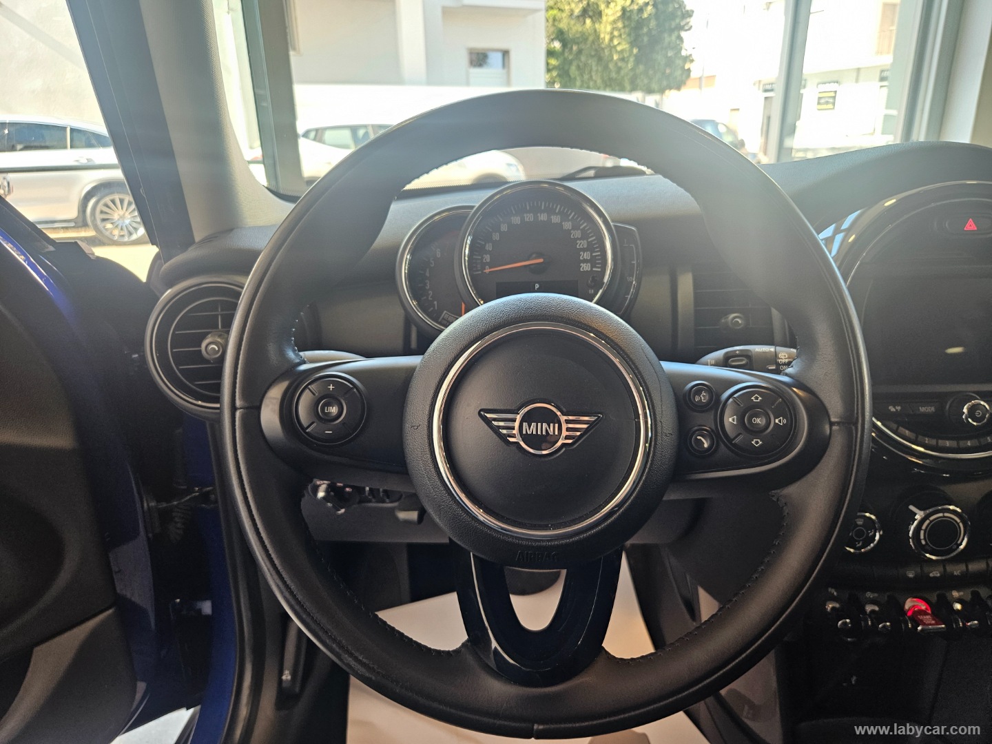 Mini One Business 5 porte AUTO - immagine 11