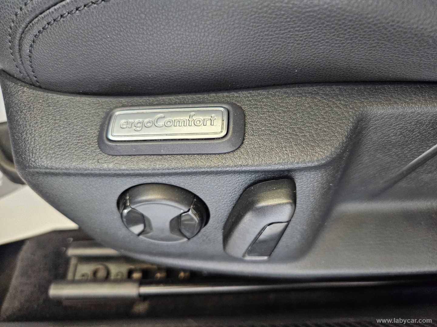Passat 2.0 TDI DSG Business BlueMot Tech - immagine 11