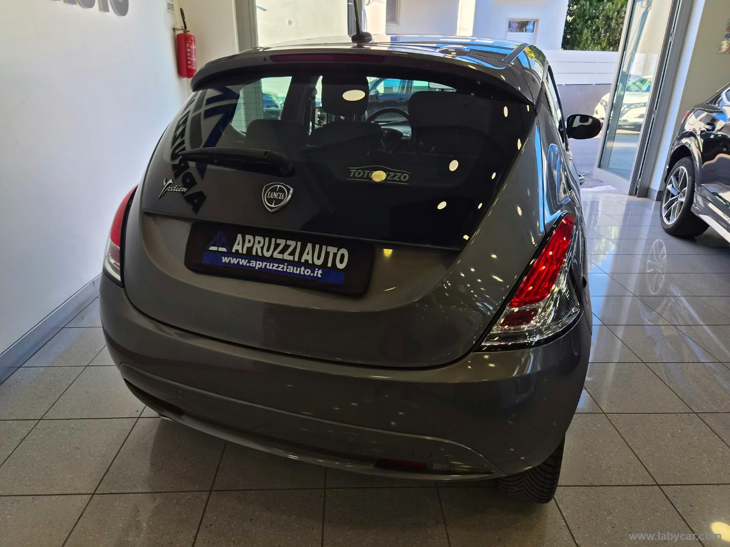 Ypsilon 1.2 69 CV 5p. GPL Ecochic Gold - immagine 11