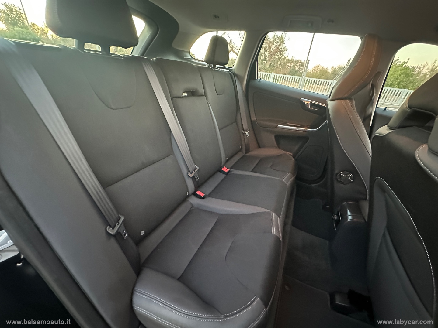 XC60 AWD 2.4D Momentum - immagine 11