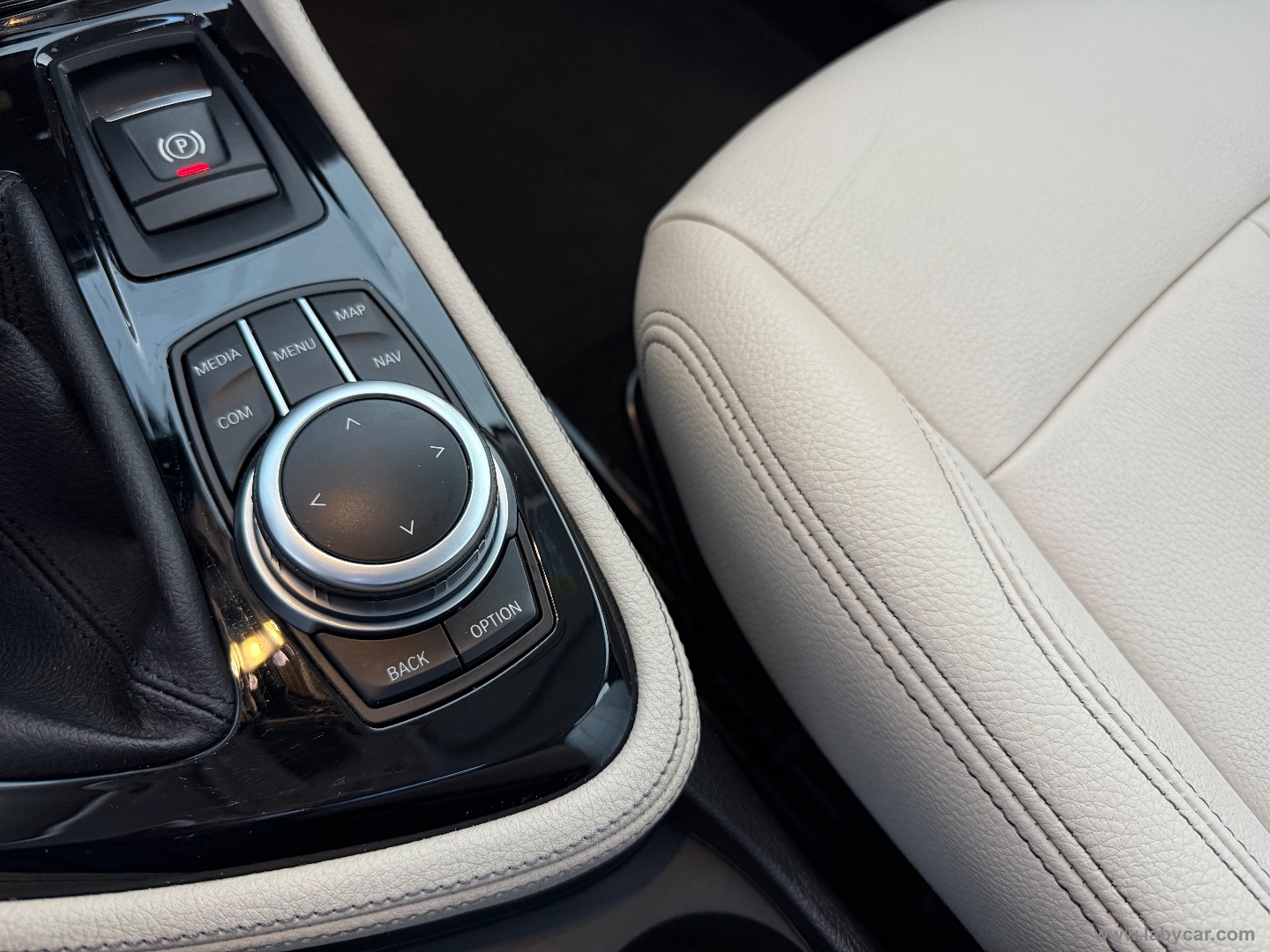 218d Active Tourer Luxury - immagine 11