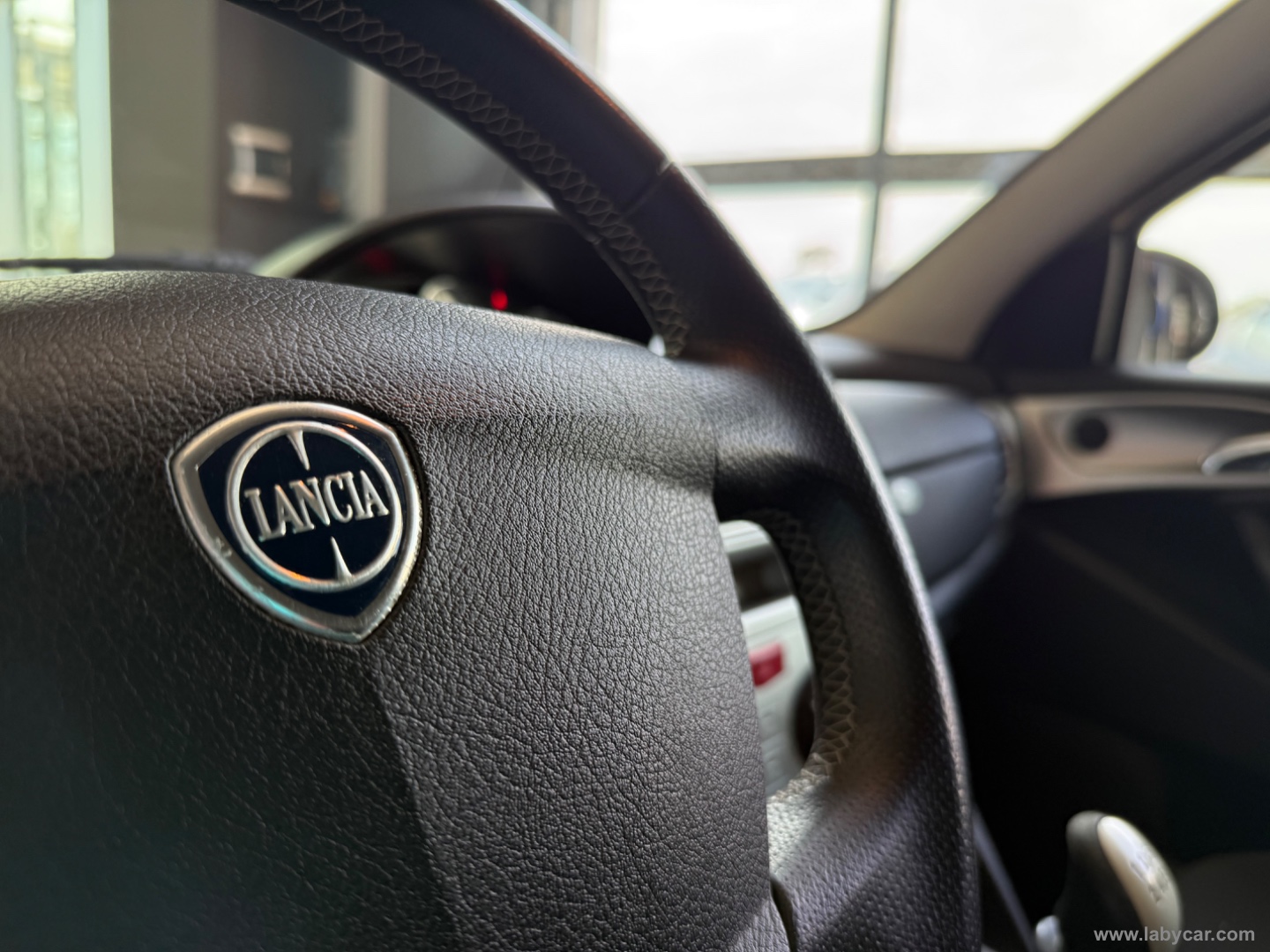 Ypsilon 1.4 Argento Ecochic GPL - immagine 11
