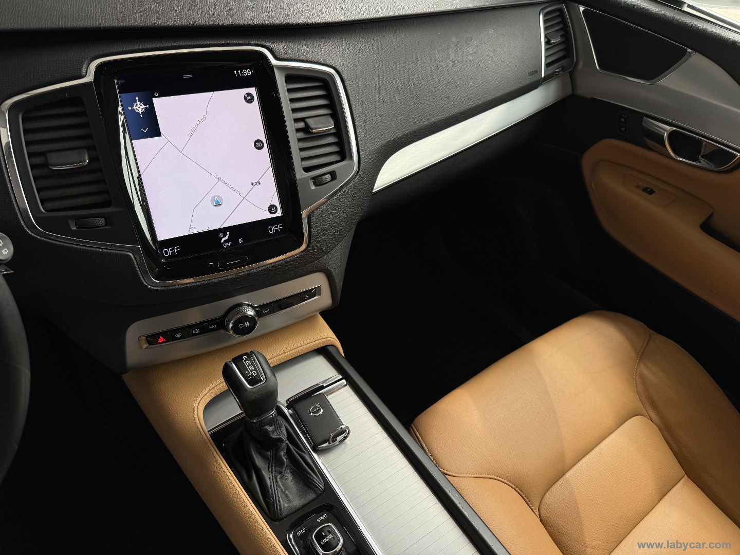XC90 D5 AWD Geartronic 7 posti Momentum - immagine 11