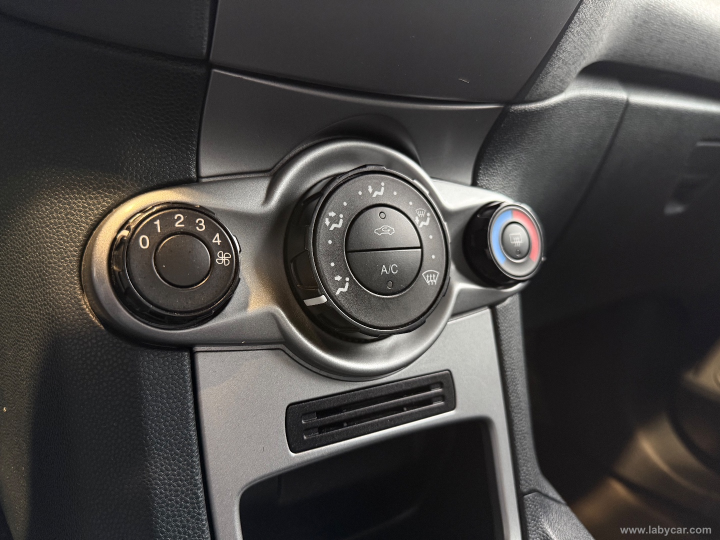 Fiesta 1.2 82 CV 3p. Titanium - immagine 11