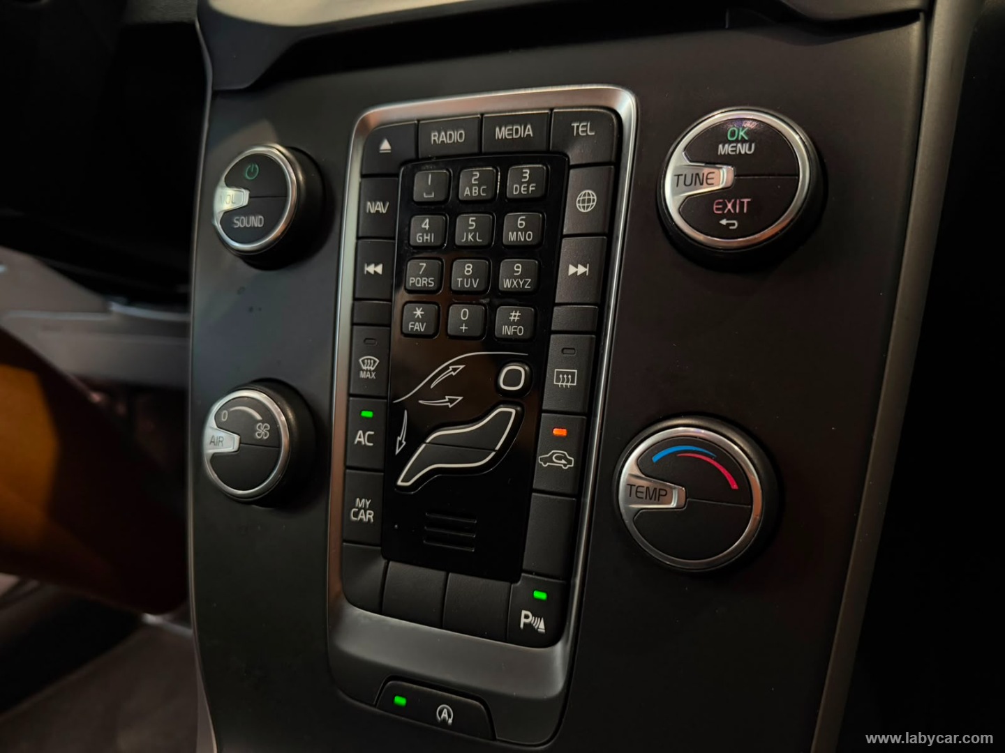 V40 D2 1.6 Powershift Business Edition - immagine 11