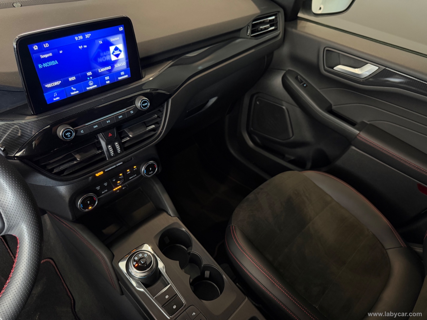 Kuga 2.5 Plug In Hybr 225 CVT 2WD ST-L.X - immagine 11